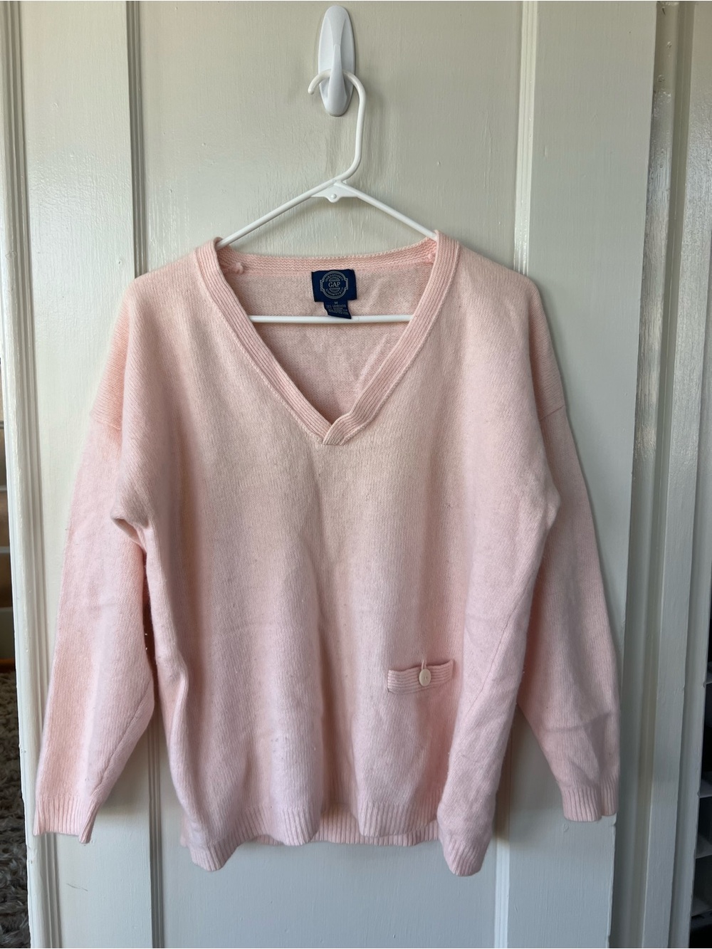 Vintage GAP Pink V-Neck Women's Sweater with Front Pocket